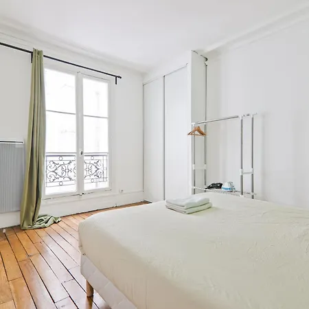 1 Bedroom Monge Ii Up To 4 Guests With Netflix